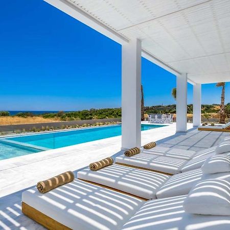 Seashore Beachfront Villa لاخنيا المظهر الخارجي الصورة