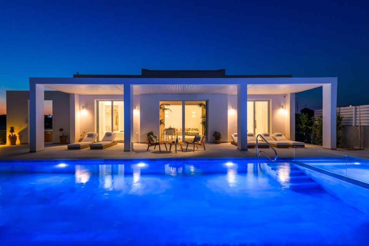 Seashore Beachfront Villa لاخنيا المظهر الخارجي الصورة