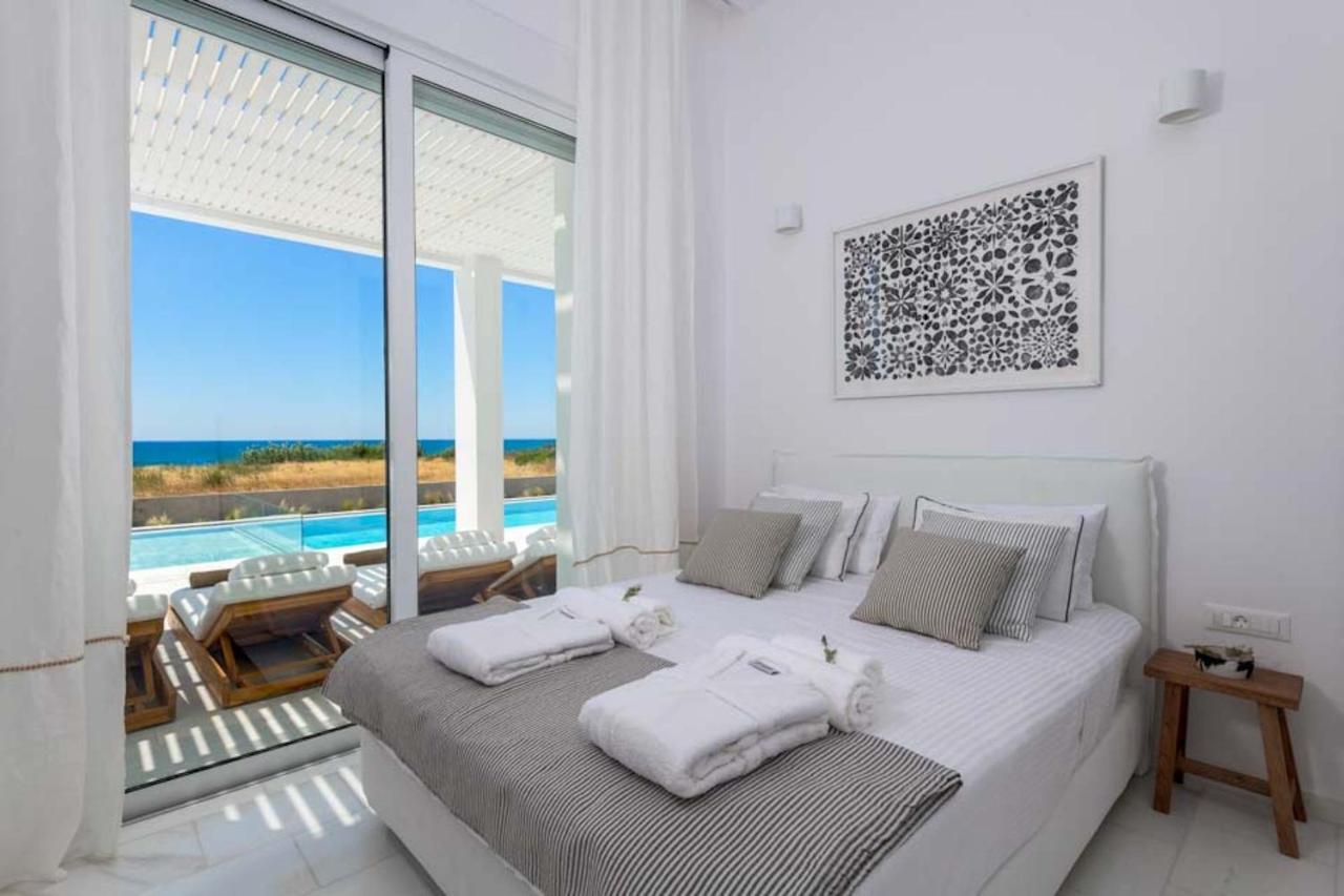 Seashore Beachfront Villa لاخنيا المظهر الخارجي الصورة