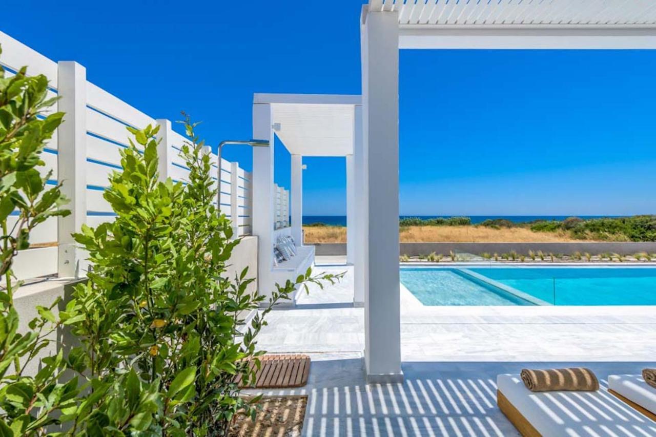 Seashore Beachfront Villa لاخنيا المظهر الخارجي الصورة