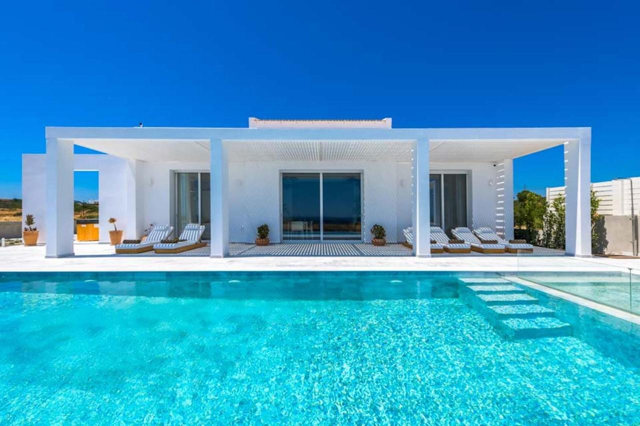 Seashore Beachfront Villa لاخنيا المظهر الخارجي الصورة