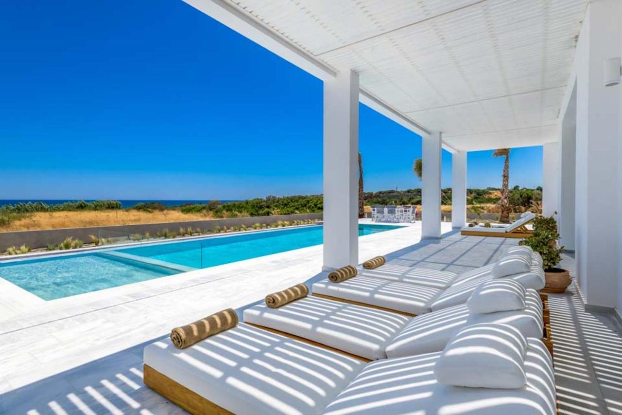 Seashore Beachfront Villa لاخنيا المظهر الخارجي الصورة