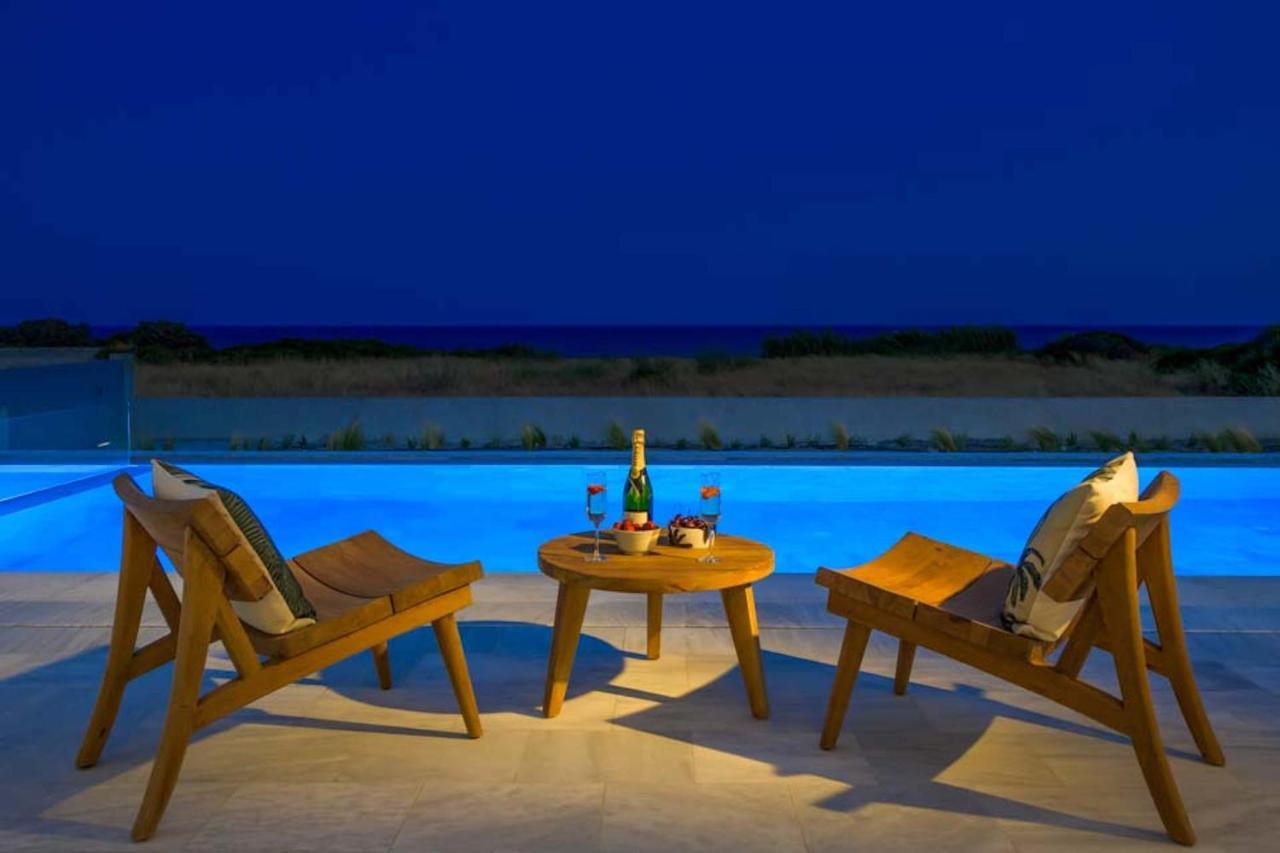 Seashore Beachfront Villa لاخنيا المظهر الخارجي الصورة