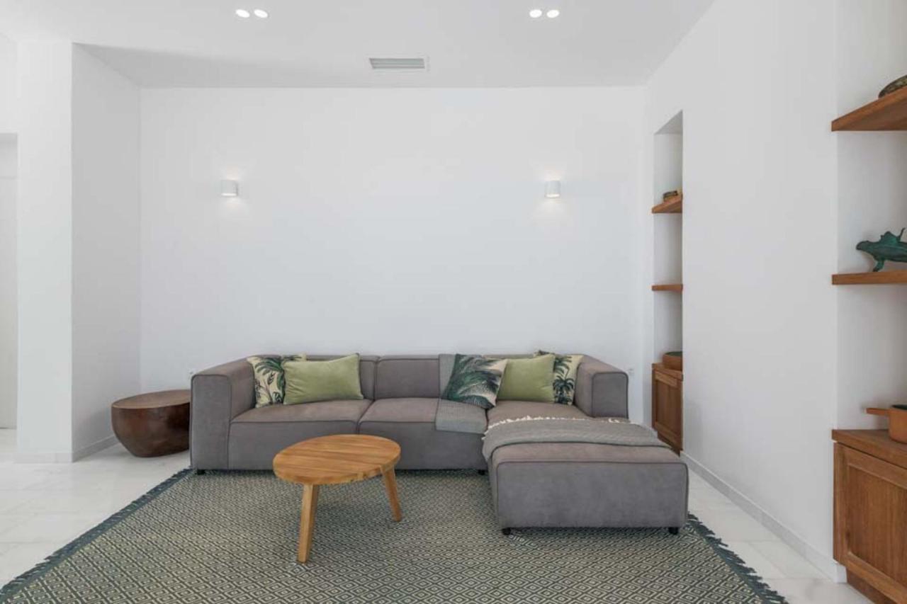 Seashore Beachfront Villa لاخنيا المظهر الخارجي الصورة