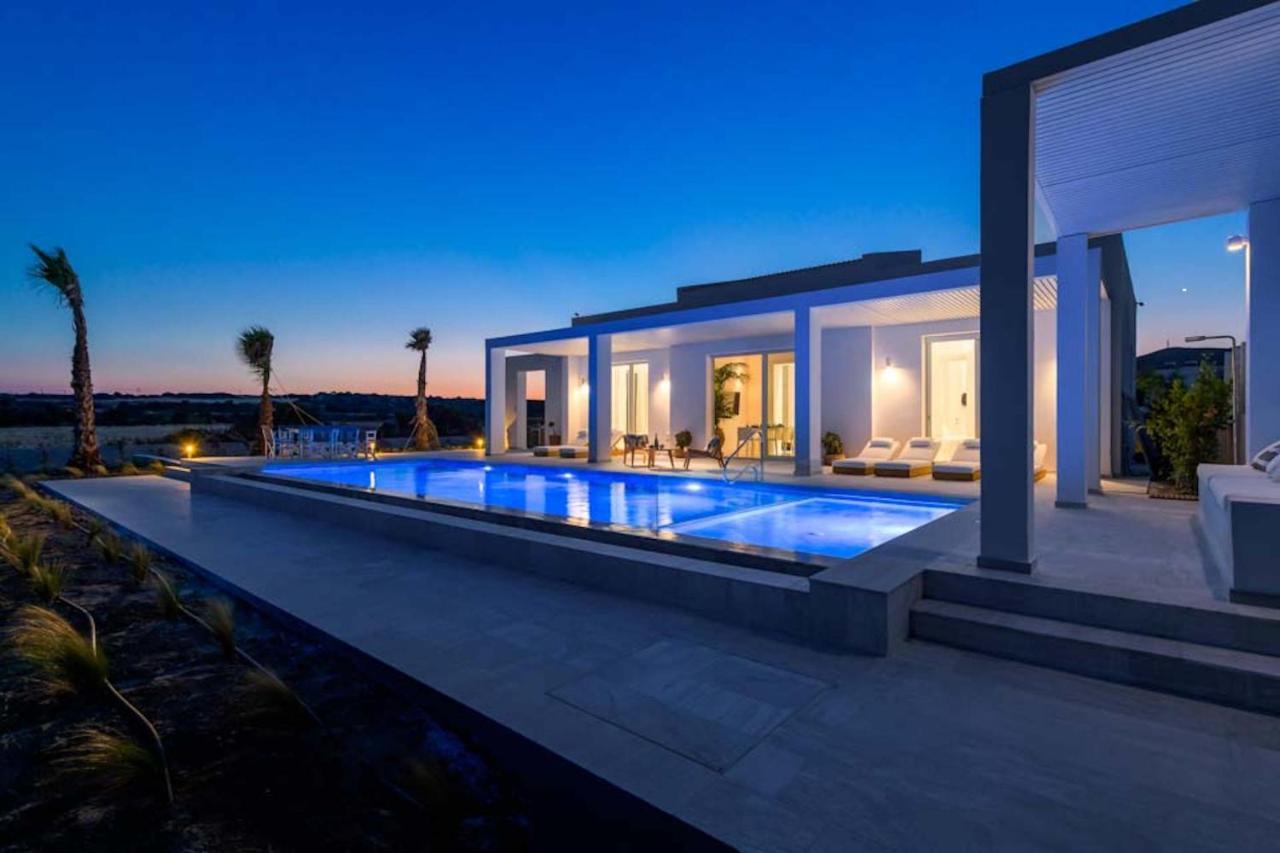 Seashore Beachfront Villa لاخنيا المظهر الخارجي الصورة