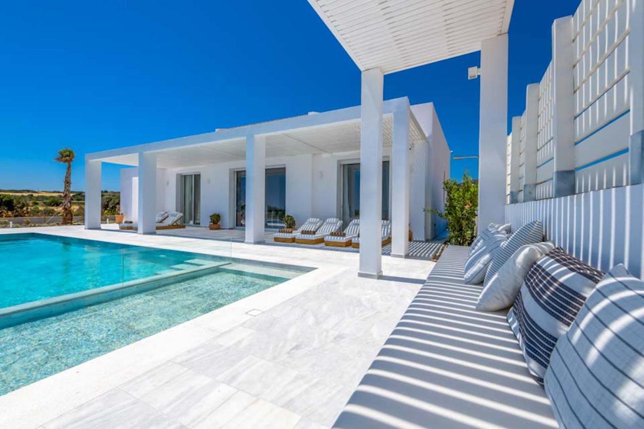 Seashore Beachfront Villa لاخنيا المظهر الخارجي الصورة