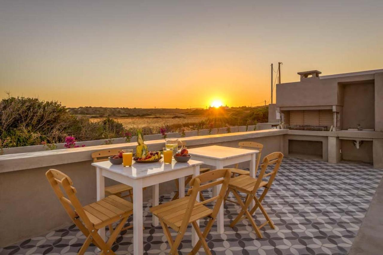 Seashore Beachfront Villa لاخنيا المظهر الخارجي الصورة