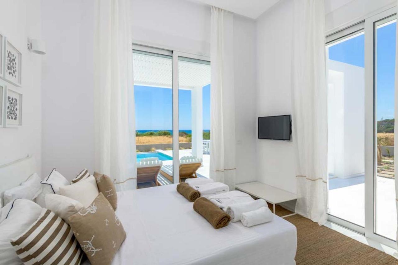 Seashore Beachfront Villa لاخنيا المظهر الخارجي الصورة