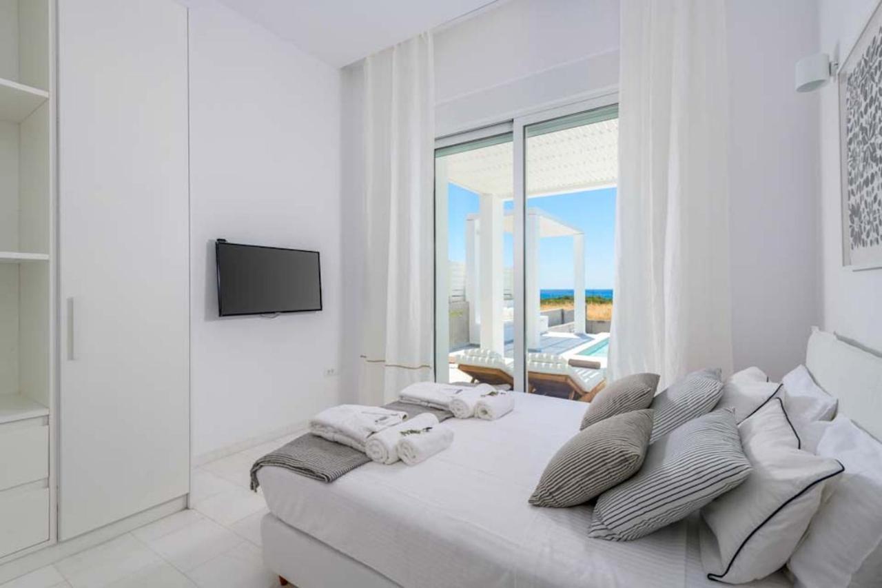 Seashore Beachfront Villa لاخنيا المظهر الخارجي الصورة