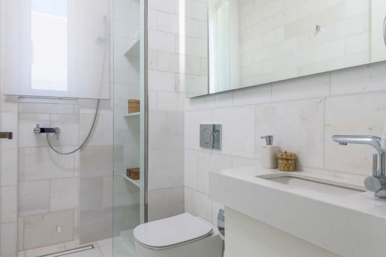 Seashore Beachfront Villa لاخنيا المظهر الخارجي الصورة